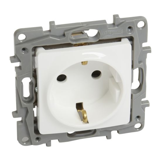Legrand 764529 NILOE Розетка 2К З шт 16А Бел.