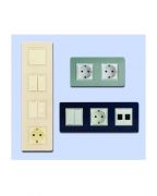 DKC 75023W Каркас на 2 модуля (одноместный) без лапок, белый, RAL9010 /