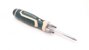 Отвертка универсальная реверсивная с подсветкой 4LED и  комплектом бит, L-250мм  (PH1, PH2, PZ2, SL5, SL6), в блистере ROCKFORCE RF-303854 16839