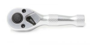 Трещотка реверсивная короткая с накаткой 1/4" (L-90мм 72зуб) ROCKFORCE RF-802226 18923