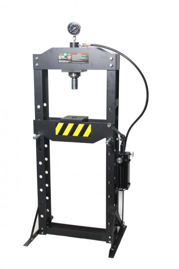 Пресс гидравлический напольный 20т, ручной/ножной привод (рабочая высота: 0-1000мм, рабочая ширина: 530мм, рабочий стол: 150х530мм, ход штока: 145мм) ROCKFORCE RF20001 15945